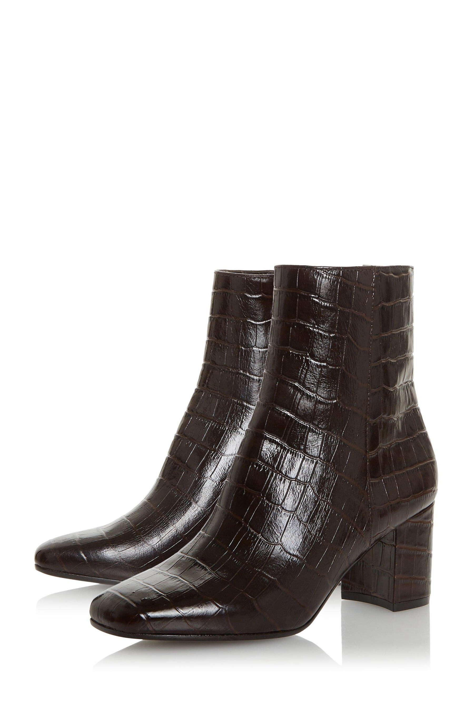 brown square toe platform boots
